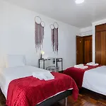 Triana Apartment *